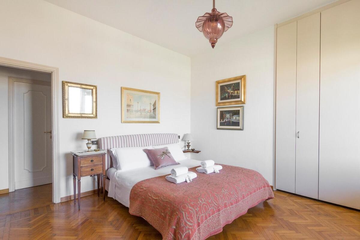 Wonderful Terrace Over Ponte Vecchio With Elevator Apartamento