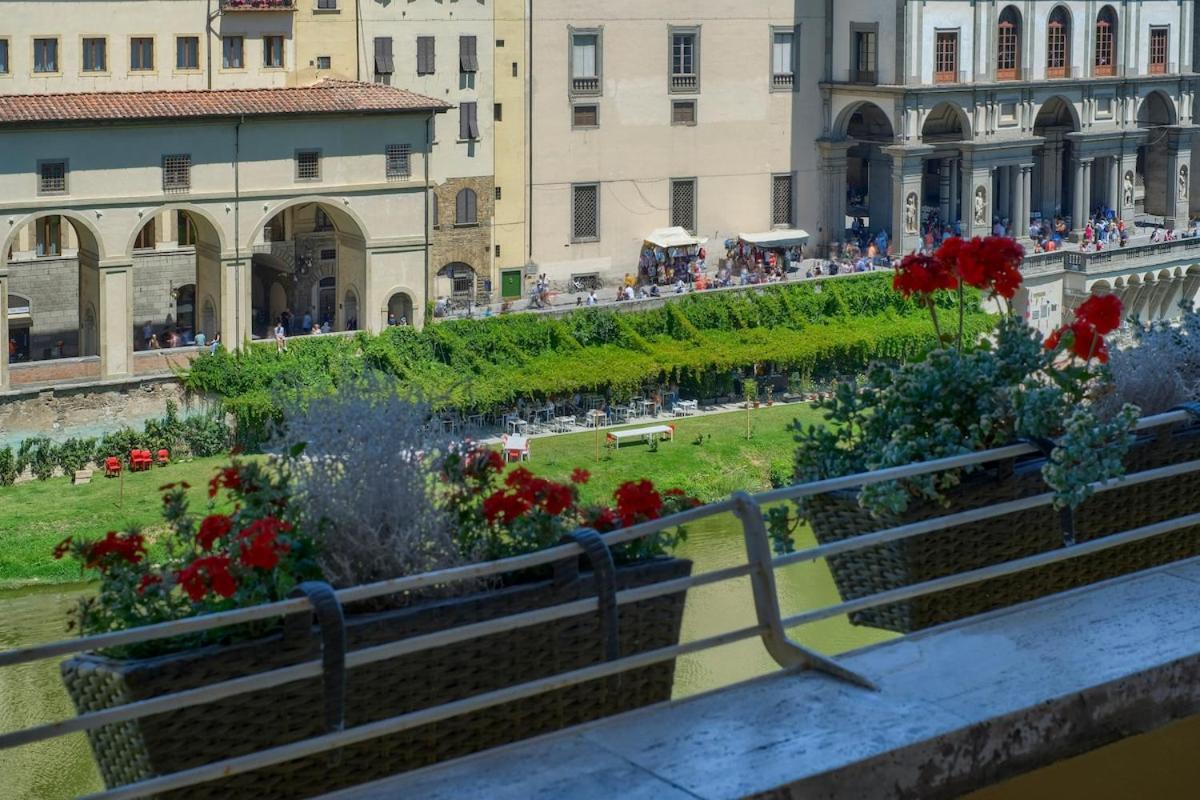 Wonderful Terrace Over Ponte Vecchio With Elevator Apartamento Florença
