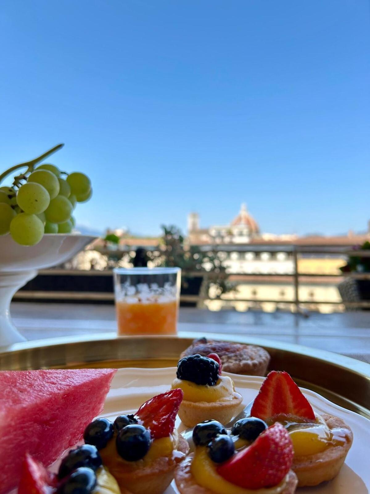 Wonderful Terrace Over Ponte Vecchio With Elevator Apartamento Florença